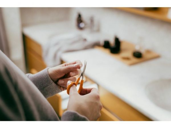 Ножницы маникюрные изогнутые 10см Classic Fiskars