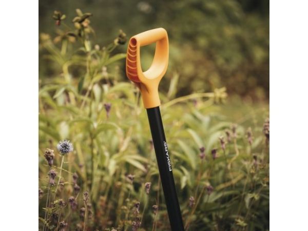 Лопата совковая Solid FISKARS(длина:1267мм, ширина:230мм)