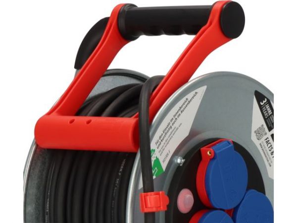 Удлинитель на катушке 25м (3 роз., 3.3кВт, метал. катушка, резин. кабель) Brennenstuhl Garant(3,3кВт; 3х1,5мм2; степень защиты: IP44)