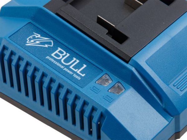 Зарядное устройство BULL LD 4004 1 слот, 4 А XLTpro(18.0 В, 4.0 А, быстрая зарядка)