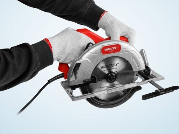 Циркулярная пила WORTEX CS 1865 в кор. 1400 Вт, 185 мм, пропил до 65 мм, алюм. подошва(1400 Вт, 185х20 мм 24Т, пропил до 65 мм, алюминиевая подошва)