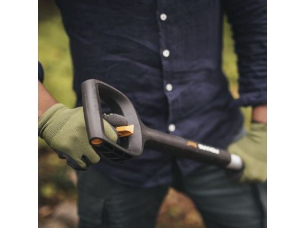 Лопата штыковая телескопическая прямая Xact FISKARS(длина:1108-1300мм, ширина:192мм)