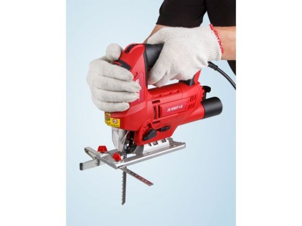 Лобзик электрический WORTEX JS 6507 LE в кор. 650 Вт, 500-3000 ход/мин, пропил до 65 мм(Быстрозажимной патрон, маятниковый ход, рег. об., лазер, подсветка, литая платформа, сдув опилок)