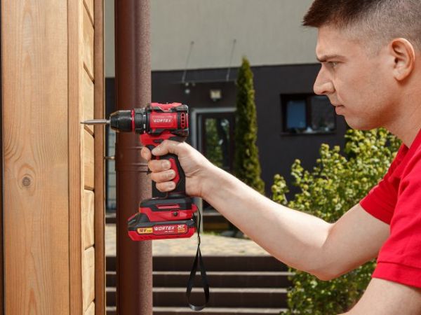 Дрель-шуруповерт WORTEX BD 2025 DLi в чем. ALL1 XLT БЕСЩЕТ, 18 В, 50 Н*м, 2х2 А*ч, БЗП 10 мм(шурупы до 9 мм, защита от перегрузки и перегрева, импульсная функция)
