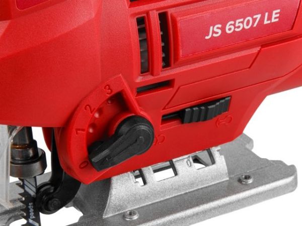 Лобзик электрический WORTEX JS 6507 LE в кор. 650 Вт, 500-3000 ход/мин, пропил до 65 мм(Быстрозажимной патрон, маятниковый ход, рег. об., лазер, подсветка, литая платформа, сдув опилок)