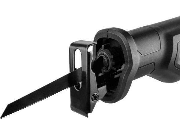 Сабельная пила WORTEX LX SR 1018 E в кор. +1 пильное полотно, 710 Вт, дер. 115 мм, ход 20 мм, рег.об