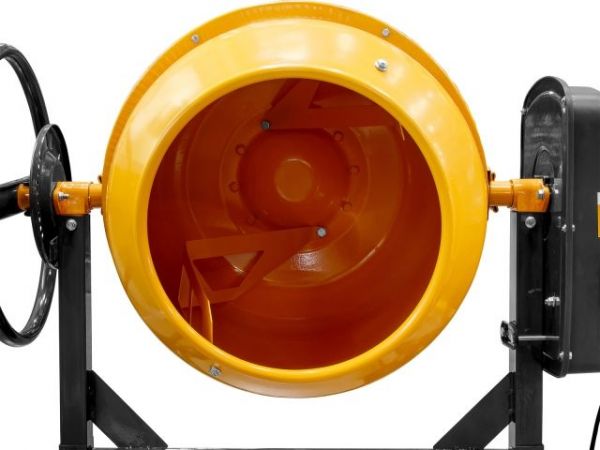 Бетоносмеситель ECO CM-140(объём 140/92 л, 700 Вт, 230 В, вес 43 кг)