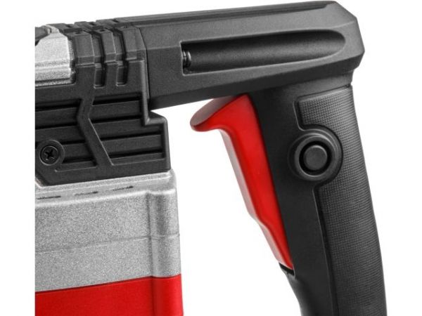 Отбойный молоток WORTEX DH 1425 в чем. 1400 Вт, 25 Дж, SDS-max, 3800 уд/мин(6,1 кг;)