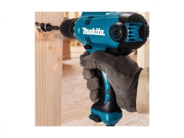 Дрель-шуруповерт MAKITA DF 0300X3 в кор. + набор бит (10 шт.)(320.0 В, 2 скор., 56 Нм,)