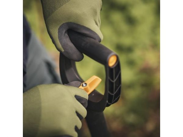 Лопата штыковая телескопическая прямая Xact FISKARS(длина:1108-1300мм, ширина:192мм)