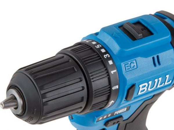 Дрель-шуруповерт BULL SR 1203 в чем. БЕСЩЕТ., 12 В, 37 Н*м, 2*2 А*ч акб, БЗП 10 мм(шурупы до 8 мм)