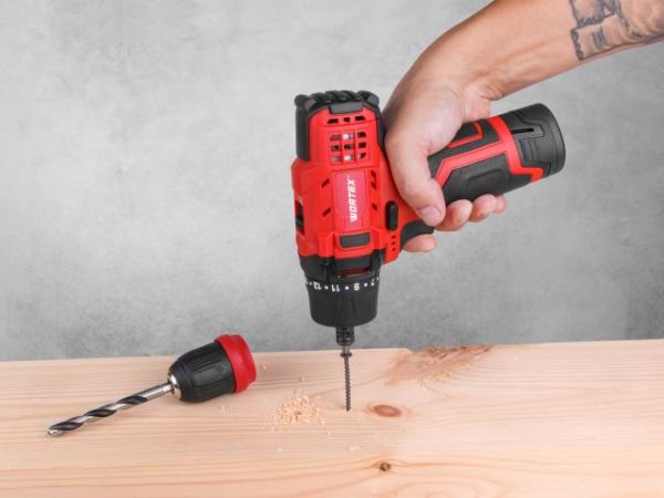 Дрель-шуруповерт WORTEX BD 1215 LiSET в чем. 12 В, 30 Н*м, 2х1.5 А*ч, БЗП 10 мм(Быстросъемный патрон, шурупы до 6 мм)