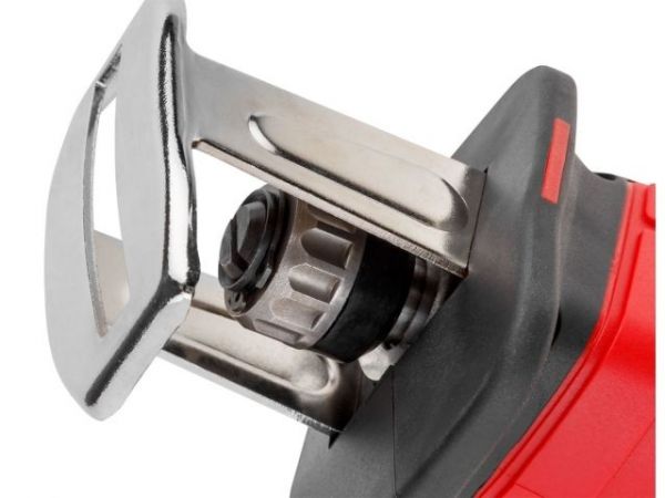 Сабельная пила WORTEX CSR 1018 E в чем. ALL1 XLT SET 18В, 1 акк., 2 Ач, дер. 100 мм(18 В, С АКБ (2.0 А/ч) И З/У, дерево до 100 мм, металл до 6 мм, пластик до 40 мм)