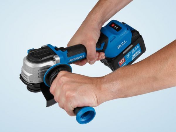 Углошлифмашина BULL CSG 1812-1 SR Xcase XLTpro 2x6 Ач БЕСЩЕТ, 125 мм, рег. об., 10 000 об/мин(Безредукторный тип, плав пуск, конст. эл., защита от перегруз. и перегрев.)