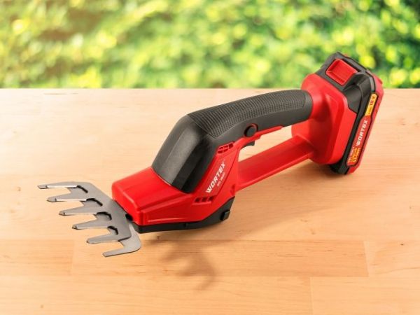 Ножницы садовые WORTEX SG 1820 в кор. + насадка-кусторез ALL1 XLT SET(18.0 В, 1 акк., 2.0 А/ч, Li-Ion, шир. 80 мм)