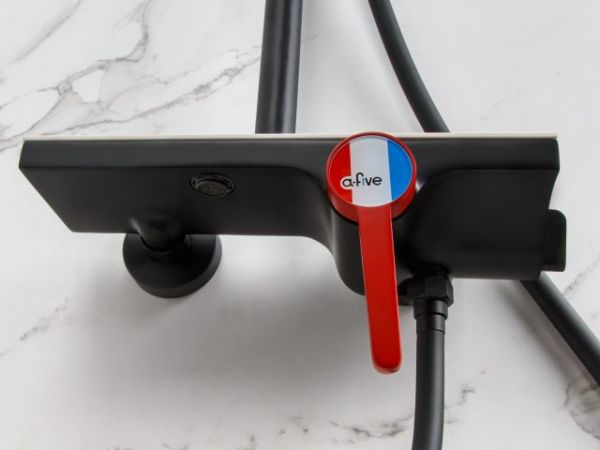 Душевая система (Lt) D35, серия Rose черный + красный, a-five(На стену, Излива нет, Троп. душ: вынос 408 мм, диаметр 250 мм.)