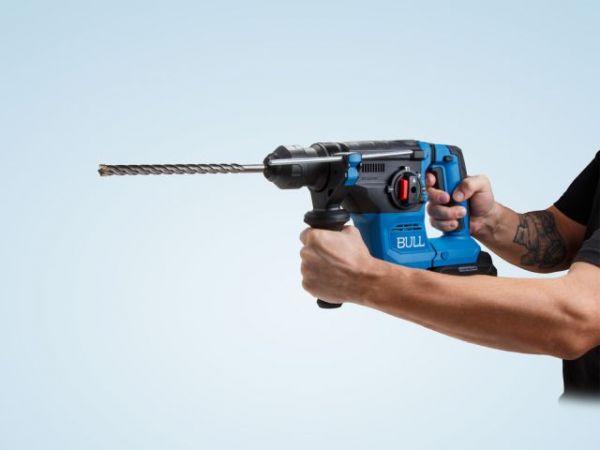 Перфоратор BULL CBH 1826 Xcase, XLTpro, БЕСЩЕТ., 18 В, 2.6 Дж, 26 мм, 1x4 А*ч, з/у(3 режима + Vario-lock, 3,2 кг)
