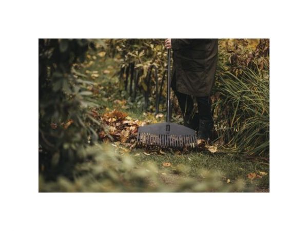 Грабли Solid для листьев L FISKARS