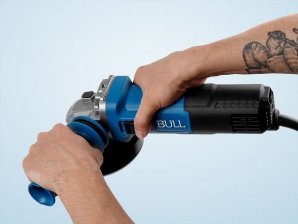 Одноручная углошлифмашина BULL WS 1219 в кор. 125 мм, 1800 Вт, плав. пуск., рег. об, конст. эл. (3000 - 11 000 об/мин, защита от перегрузки, защита от повторного включения, вес 2,75 кг)