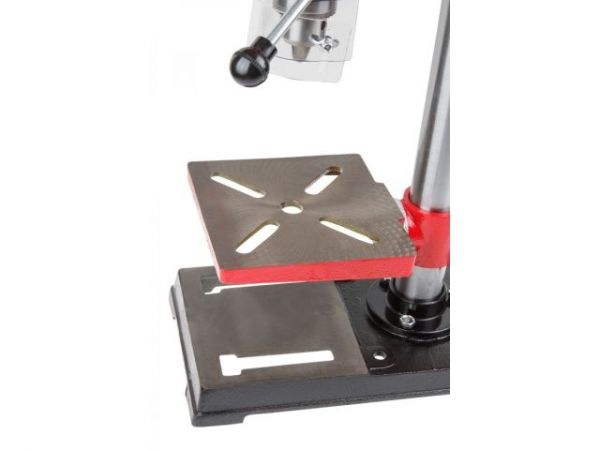 Станок вертикально-сверлильный WORTEX DB 1605 500 Вт, патрон 16 мм, 9 скор.(сверление в металле до 16 мм, 9 скор., тиски в комплекте)