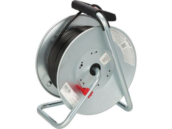 Удлинитель на катушке 50м (4 роз., 3.3кВт, метал. катушка, с/з) Brennenstuhl Garant(3,3кВт; 3х1,5мм2; степень защиты: IP20)