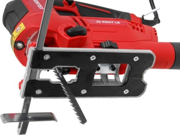 Лобзик электрический WORTEX JS 6507 LE в кор. 650 Вт, 500-3000 ход/мин, пропил до 65 мм(Быстрозажимной патрон, маятниковый ход, рег. об., лазер, подсветка, литая платформа, сдув опилок)