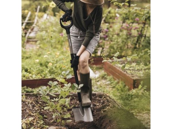 Лопата штыковая Ergonomic FISKARS(длина:1249мм, ширина:193мм)