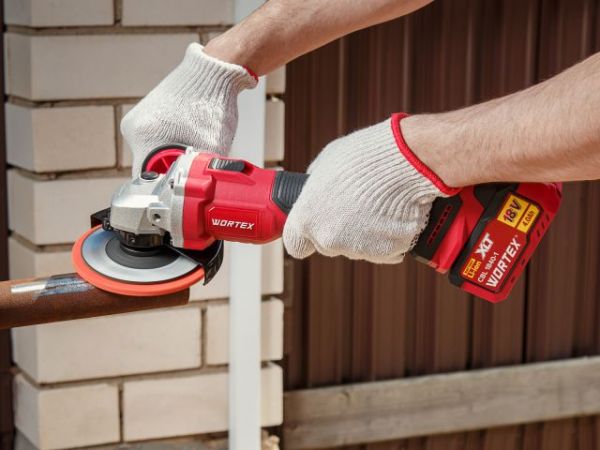Углошлифмашина WORTEX LX CAG 1812-1 E в кор. ALL1 XLT SOLO БЕСЩЕТ., 18 В, 125 мм, 8000 об/мин(рег. об.)