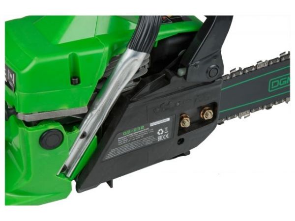 Бензопила DGM GS-232 шина 40 см (16'), 3/8', 1.3 мм, 57 зв.(2.30 кВт, 40см (16'), вес 5,5 кг)