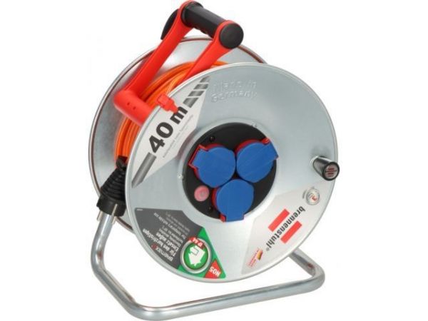 Удлинитель на катушке 40м (3 роз., 3.3кВт, метал. катушка, кабель до -35С, с/з) Brennenstuhl Garant(3,3кВт; 3х1,5мм2; степень защиты: IP44)