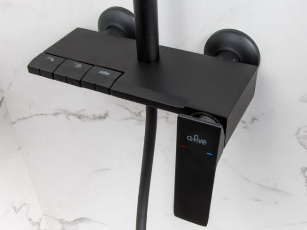 Душевая система (Lt) D35, серия Lily черный, a-five(На стену, Излив потайной в корпусе, роп. душ: вынос 405 мм, размеры 300х200 мм.)