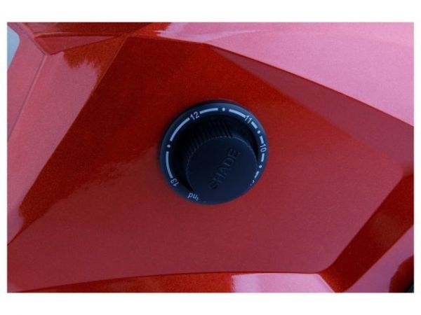 Щиток сварщика с самозатемняющимся светофильтром Solaris ASF650Х (красный металлик)(1/1/1/2; 100x45 мм (45,0 см2); DIN 3/9-13 (регул); 4 сенсора; естеств. передача цветов XtremeColorLe)