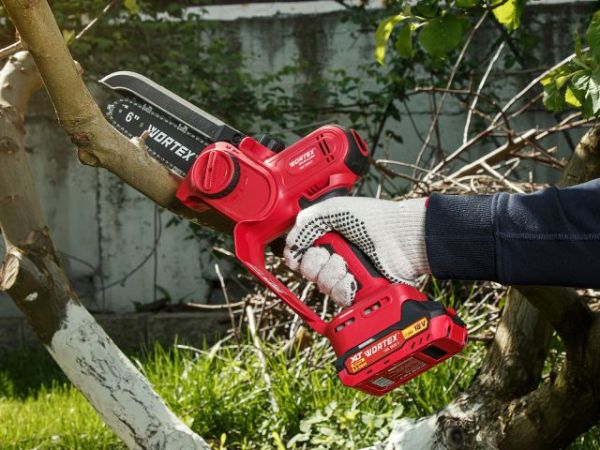 Мини-пила WORTEX CEC 2518-2 в кор. ALL1 XLT SOLO БЕСЩЕТ., 18 В, 15 см(шина 15 см, 1/4')