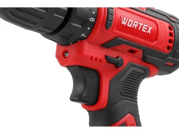 Дрель-шуруповерт WORTEX BD 1220 Li в чем. 12 В, 30 Н*м, 2х1.5 А*ч, БЗП 10 мм(шурупы до 6 мм)