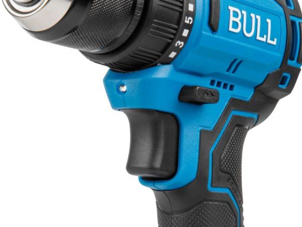 Дрель-шуруповерт BULL SR 1803 в чем. XLTpro БЕСЩЕТ., 2x2 А*ч, 18 В, 45 Н*м, БЗП 10 мм(шурупы до 10 мм)