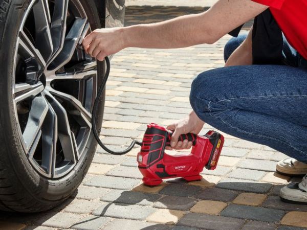 Компрессор WORTEX CTI 1811 в кор. ALL1 XLT SET 18 В, 11 бар, 12 л/мин, 1х2 А*ч, зу(18В/ 160 PSI / 11 бар / 1100 кПа, цифровой манометр, 600 мм шланг, подсветка)