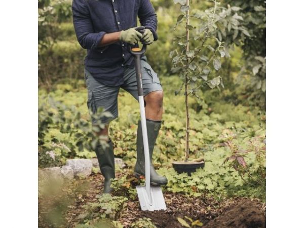 Лопата штыковая телескопическая закругленная Xact FISKARS(длина:1108-1300мм, ширина:192мм)