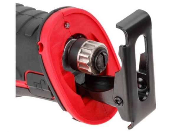 Сабельная пила WORTEX CSR 1118 E в кор. ALL1 XLT SET 18В, 1 акк., 2 Ач, дер. 115 мм(18 В, С АКБ (2.0 А/ч) И З/У, дерево до 115 мм, металл до 10 мм, пластик до 90 мм)