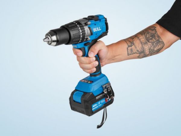 Дрель-шуруповерт BULL SR 1805 в кор. XLTpro SOLO БЕСЩЕТ., 18 В, 120 Н*м, БЗП(мет.) 13 мм(Доп. функции: Ударное сверление, 'AntiKickback', режим 'TURBO')