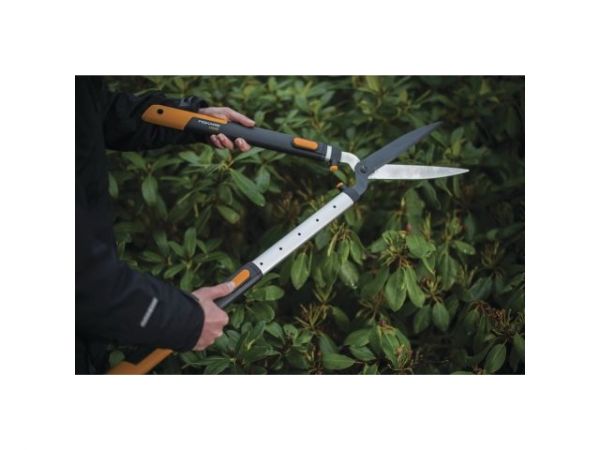 Ножницы для живой изгороди телескопические  SmatrF FISKARS