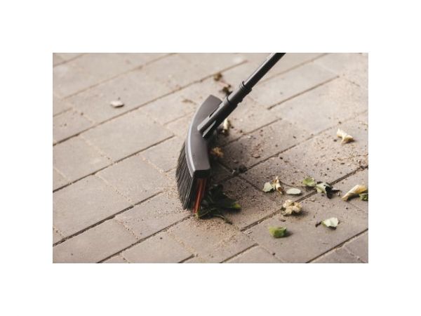 Метла средняя Solid FISKARS