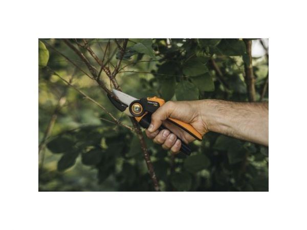 Секатор контактный FISKARS Xseries PowerGear L P941