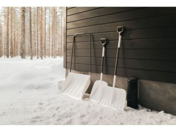 Лопата снеговая облегченная FISKARS(длина: 1310мм, ширина: 350мм)