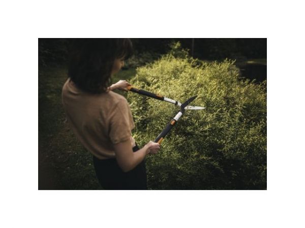 Ножницы для живой изгороди телескопические  SmatrF FISKARS