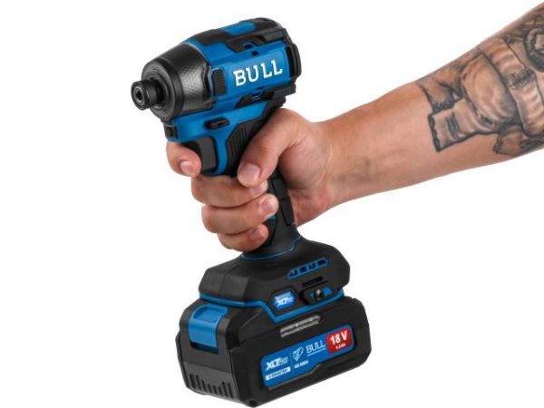 Ударный гайковерт/винтоверт BULL CID 2218 в чем. XLTpro, SET, БЕСЩЕТ., 18 В, 220 Н*м, 1х4 А*ч(LED 360°, 8 режимов работы, память режима, защита от перегрузки/перегрева)