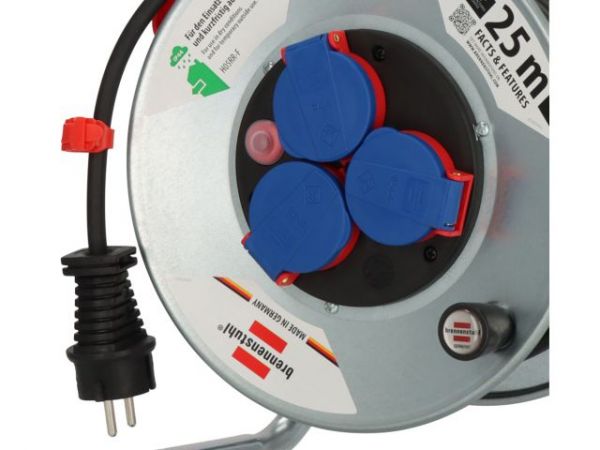 Удлинитель на катушке 25м (3 роз., 3.3кВт, метал. катушка, резин. кабель) Brennenstuhl Garant(3,3кВт; 3х1,5мм2; степень защиты: IP44)